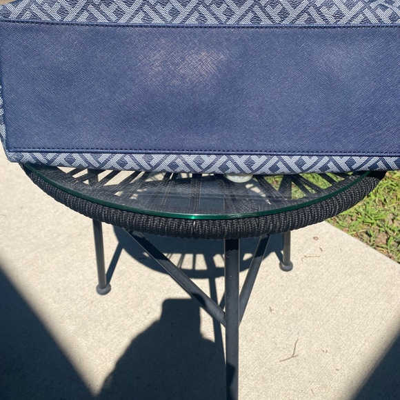 Tommy Hilfiger - Picture 5 of 5